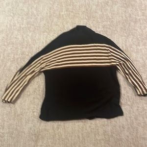 Gimmick mock neck sweater.